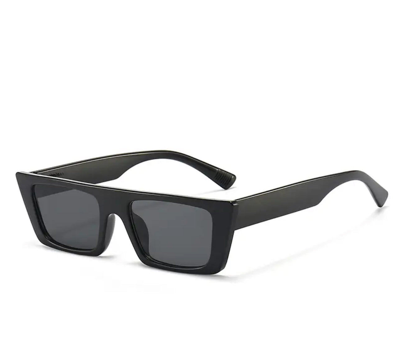 “The Fab Friend” Small Frame Sunglasses Weekend Shade Sunglasses