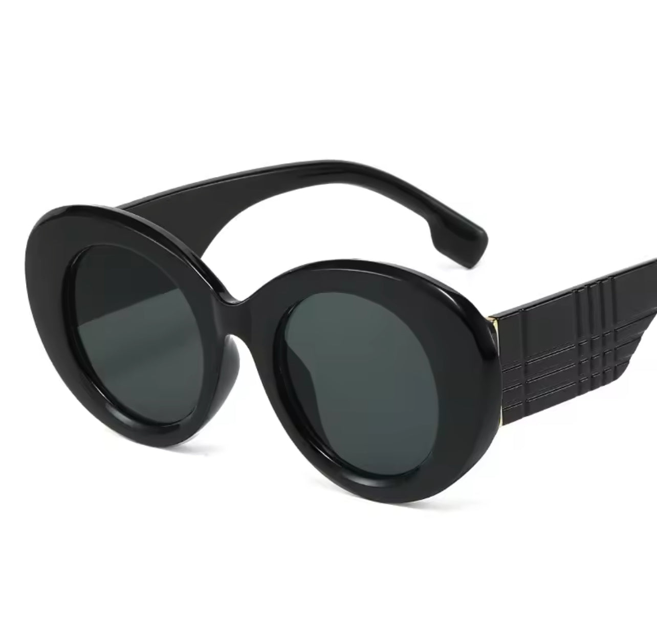 “Cut up” Women’s Round Stylish Sunglasses Weekend Shade Sunglasses