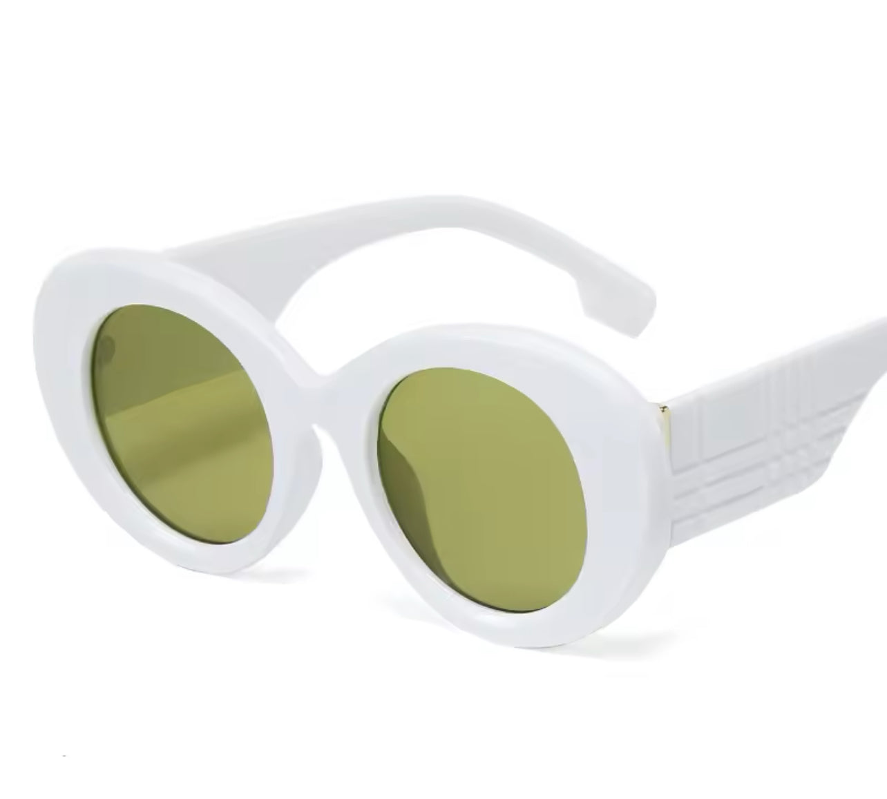 “Cut up” Women’s Round Stylish Sunglasses Weekend Shade Sunglasses