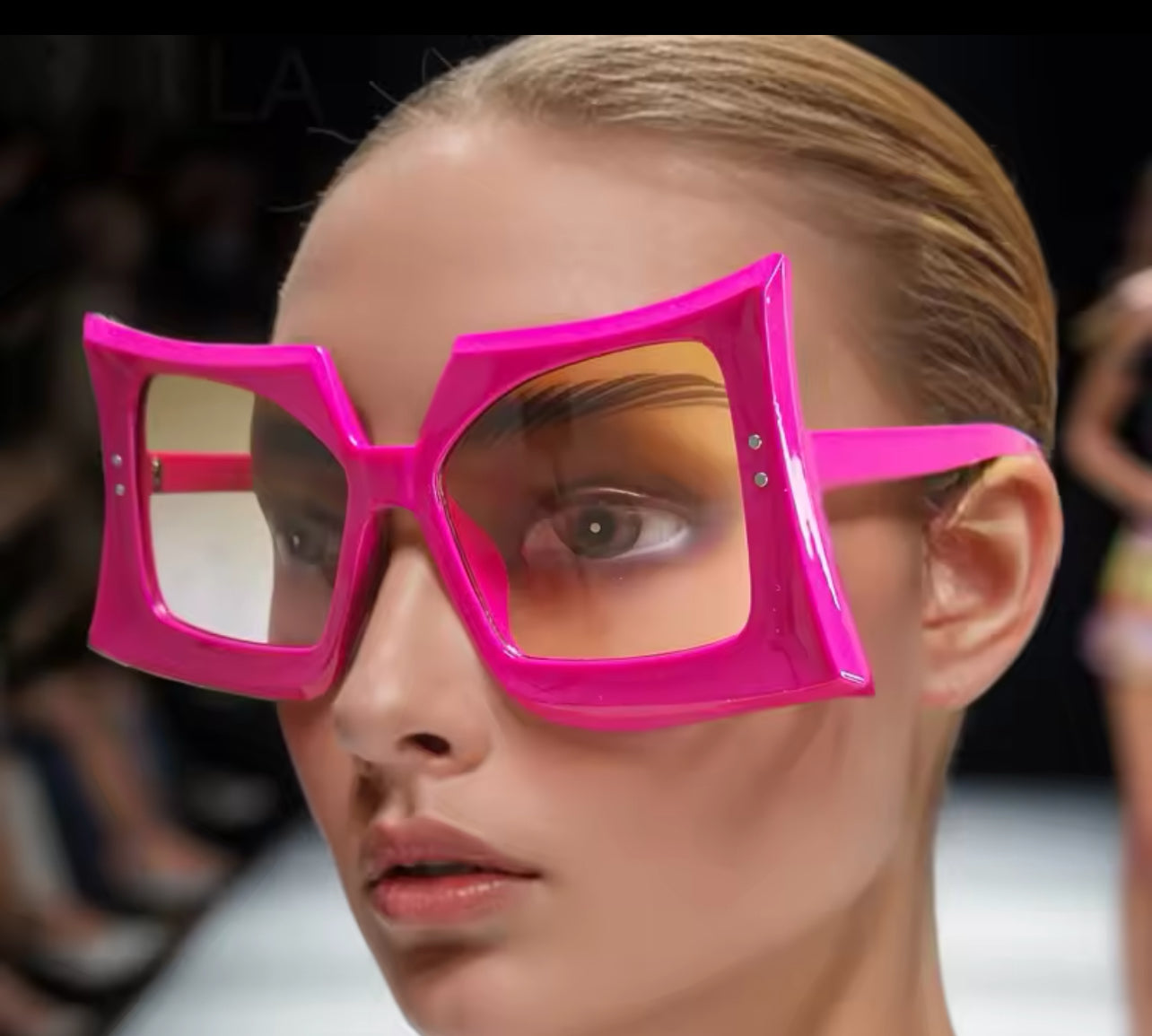 “Highest Bidder” Oversize Women Fashion Frames Weekend Shade Sunglasses