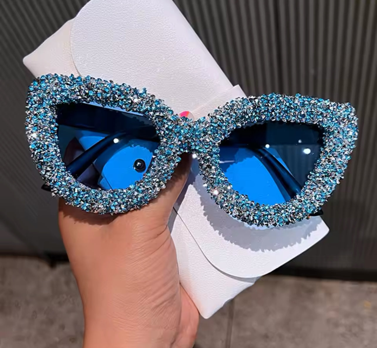 Bling Women Fashion Plastic Cateye Sunglasses Weekend Shade Sunglasses