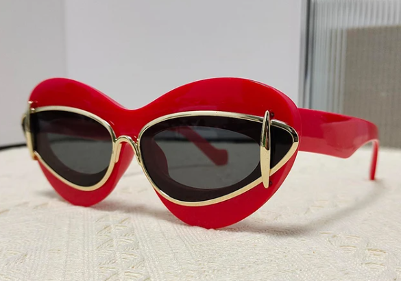 Women's Cat Eye Fashion Plastic Sunglasses - Trendy Sunglasses