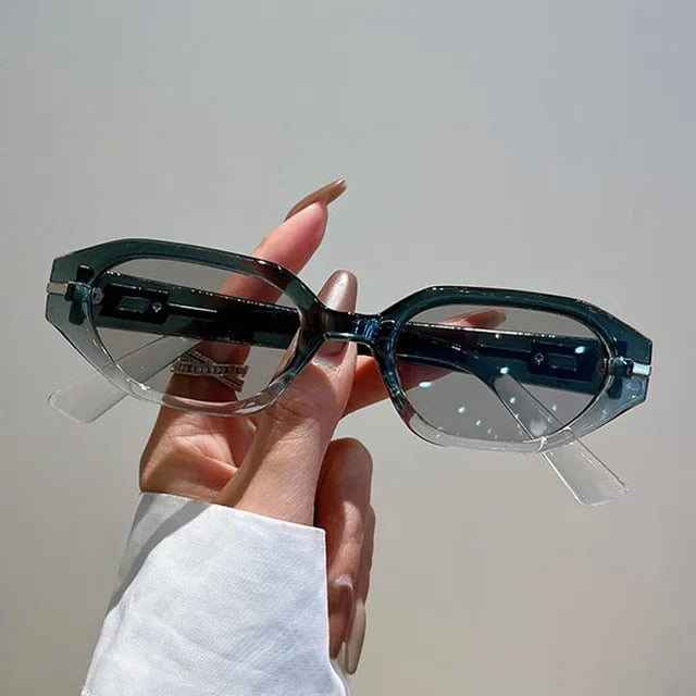 Women Small Frame Vintage Square Sunglasses - Weekend Shade