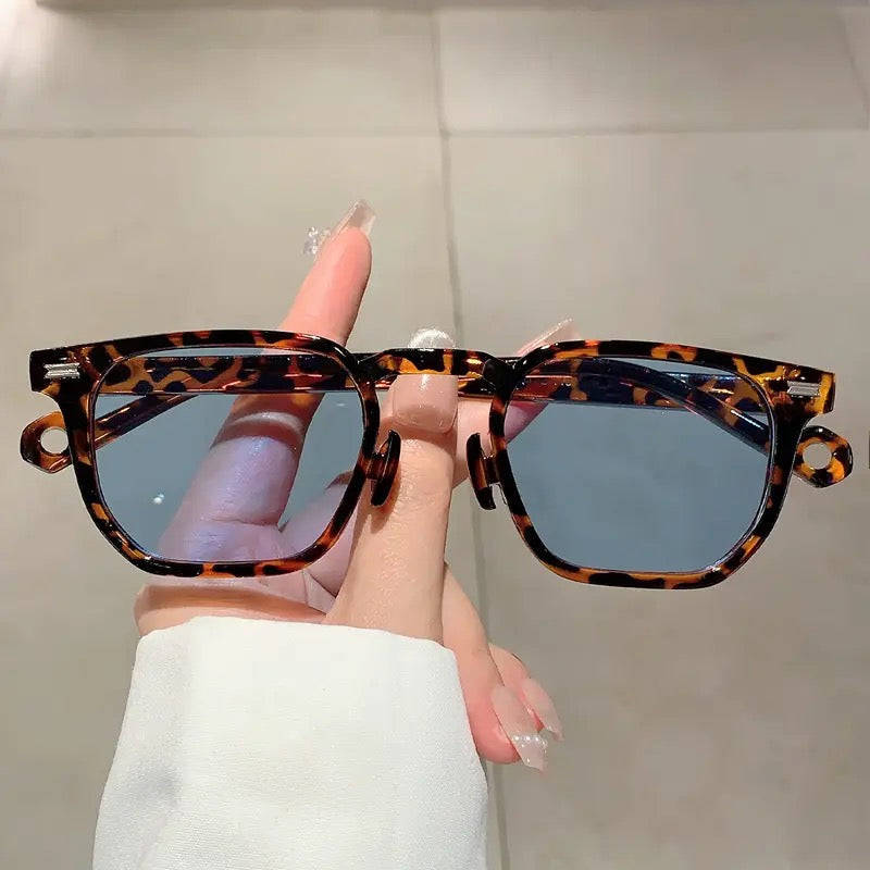 “Cool & Vintage” Retro Round Frame Sunglasses Weekend Shade Sunglasses