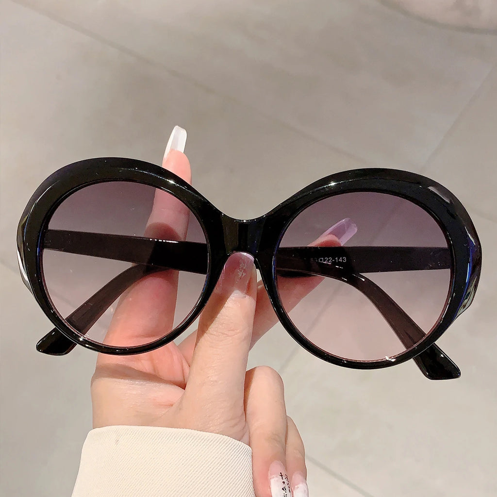 Women Plastic Vintage Round Frame Sunglasses - Weekend Shade 