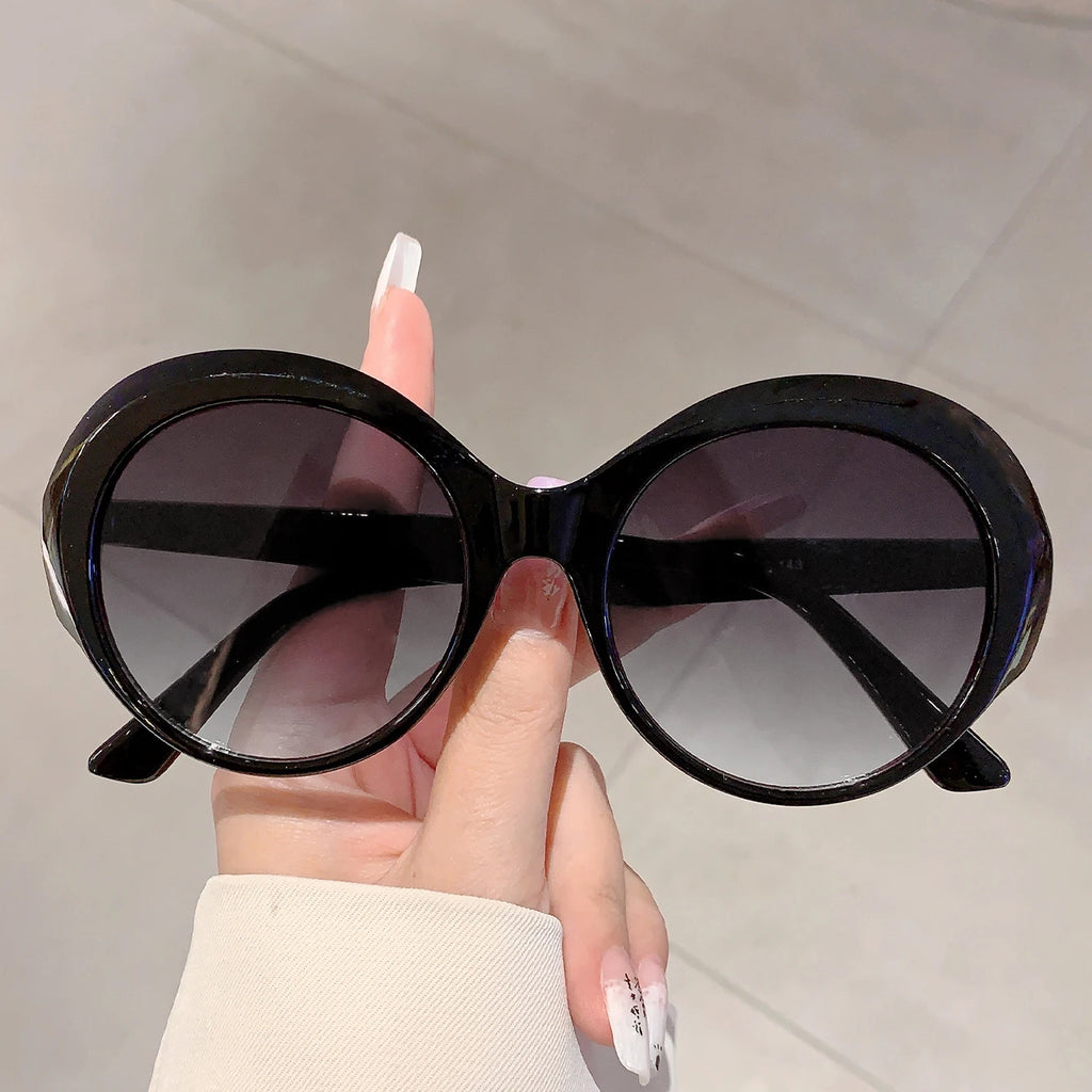 Women Plastic Vintage Round Frame Sunglasses - Weekend Shade 