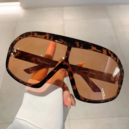 "Wrangler Vibes" Oversize Stylish Sunglasses Weekend Shade Sunglasses