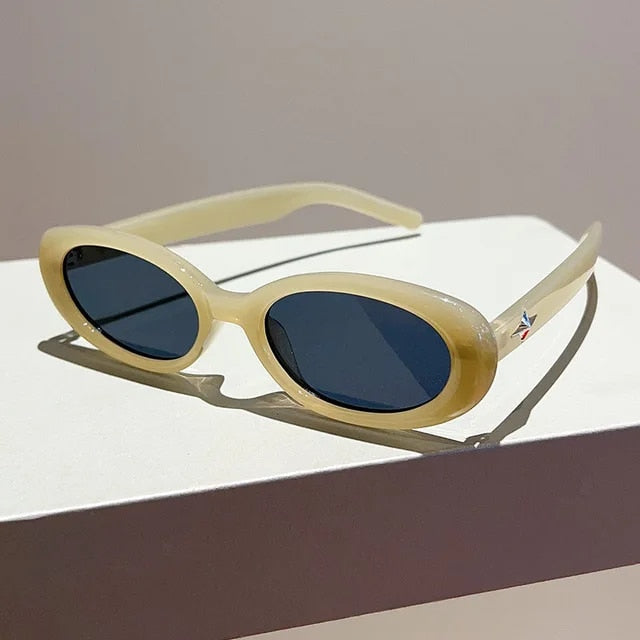 Women Oval Plastic Frame Sunglasses