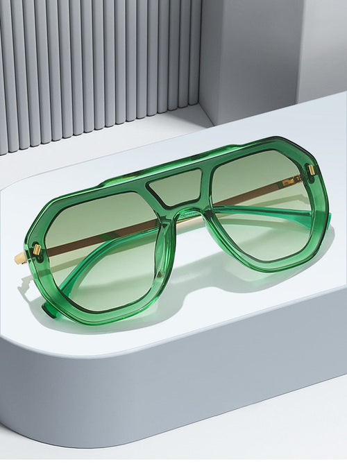 "Super Trouble" Round Plastic Frame Sunglasses Weekend Shade Sunglasses
